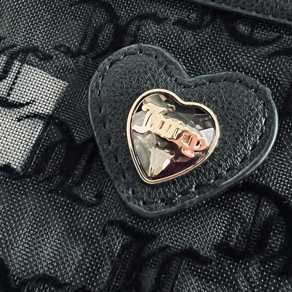 Juicy Couture Black Gelato On The Beach 3
Pouches & Wristlet Strap NWT - Picture 6 of 13